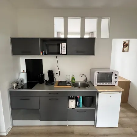 Aux Pieds Des Terrils 朗斯